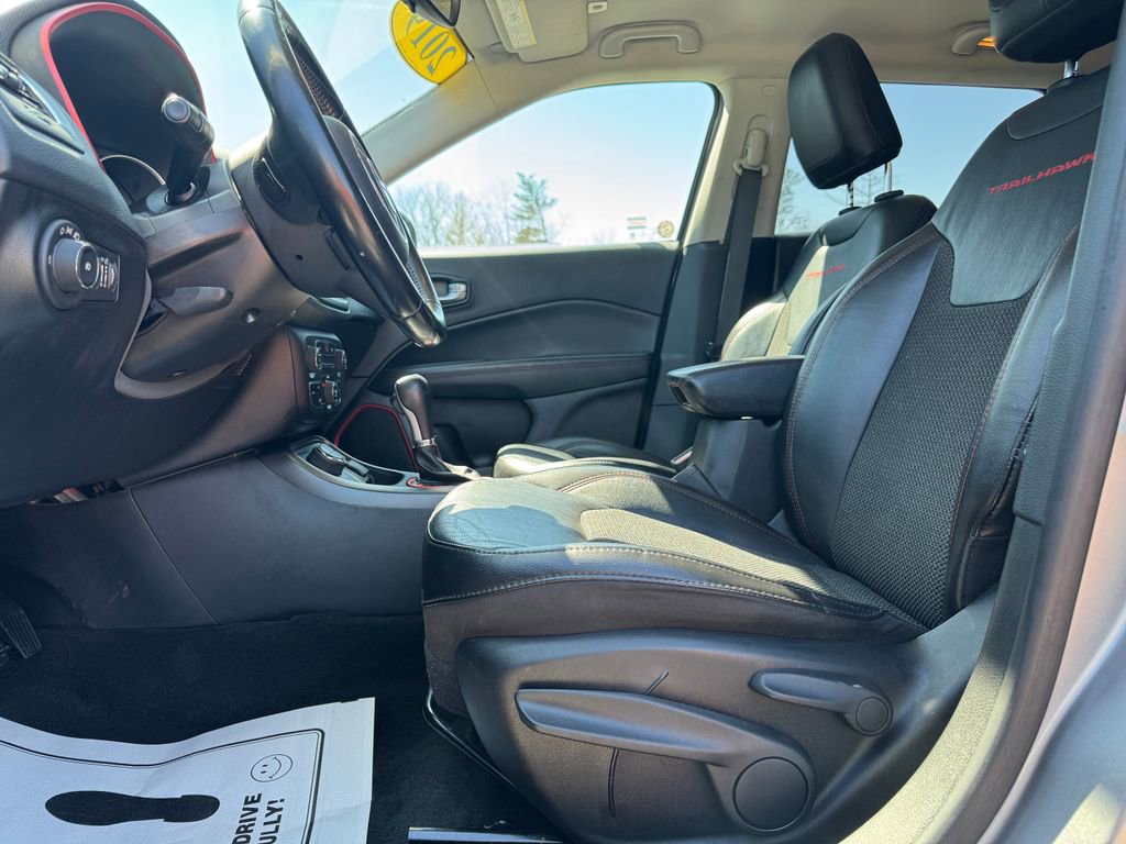 Used 2019 Jeep Compass Trailhawk AWD/4WD image 17