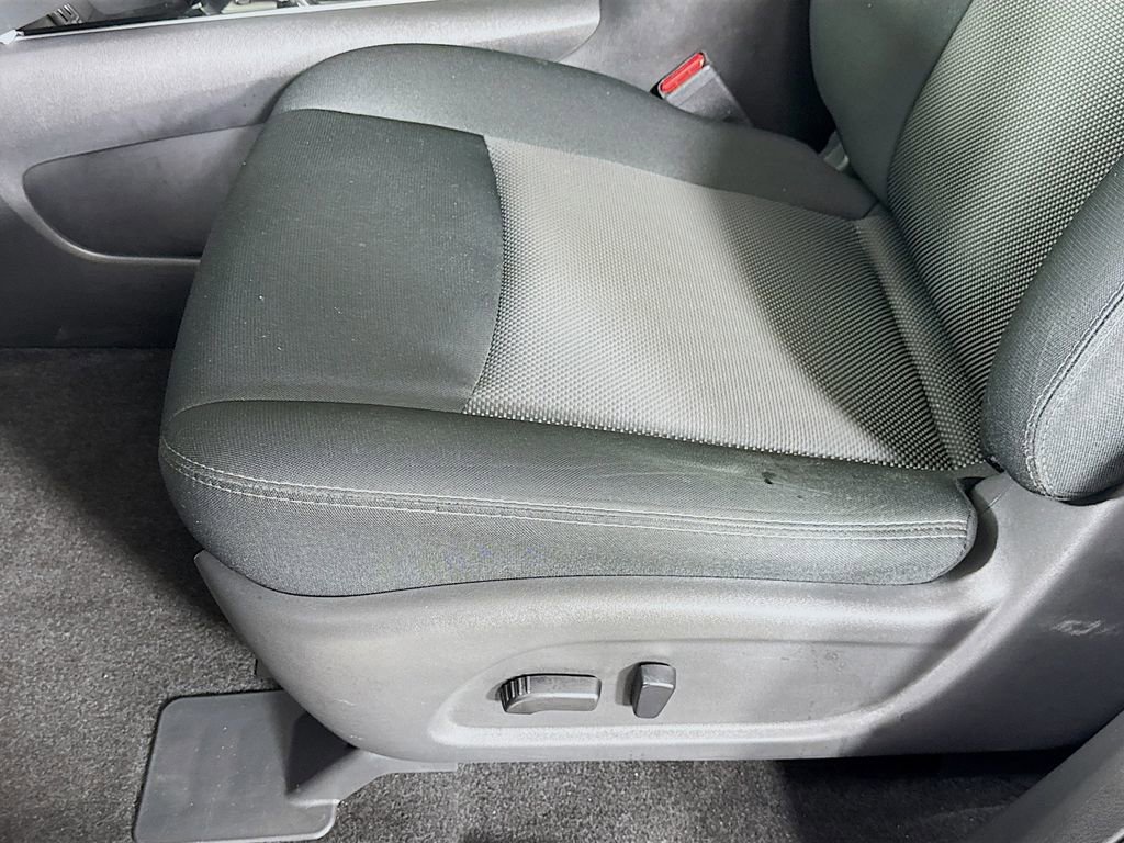 Used 2018 Nissan Pathfinder SV image 22