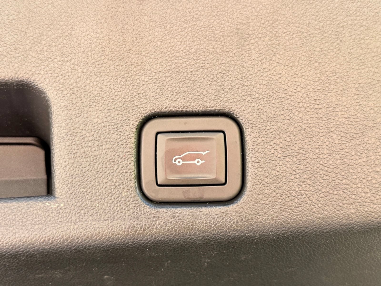Used 2024 GMC Acadia AT4 w/ Luxury Package AWD/4WD image 17