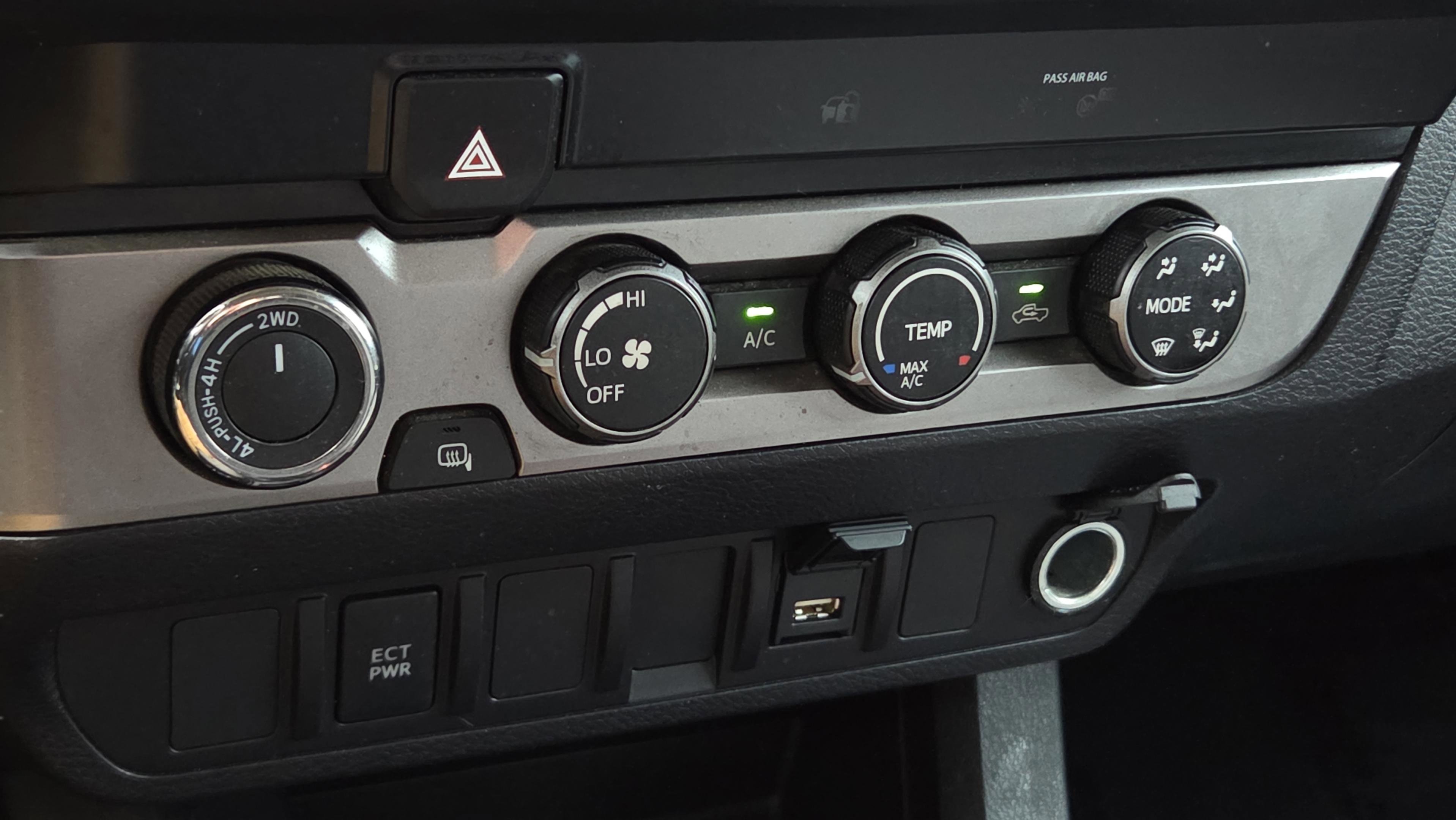 Used 2023 Toyota Tacoma SR w/ SR Convenience Package image 23