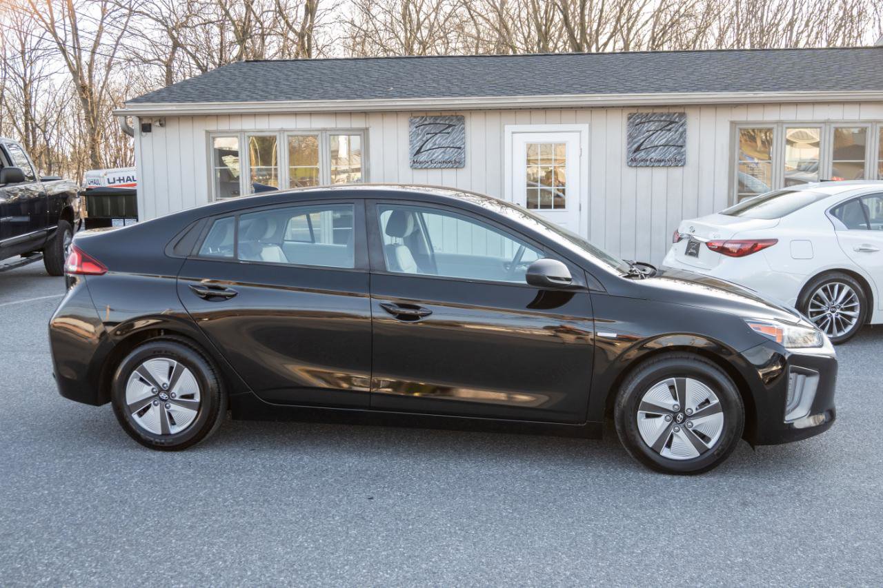 Used 2020 Hyundai Ioniq Blue FWD image 11