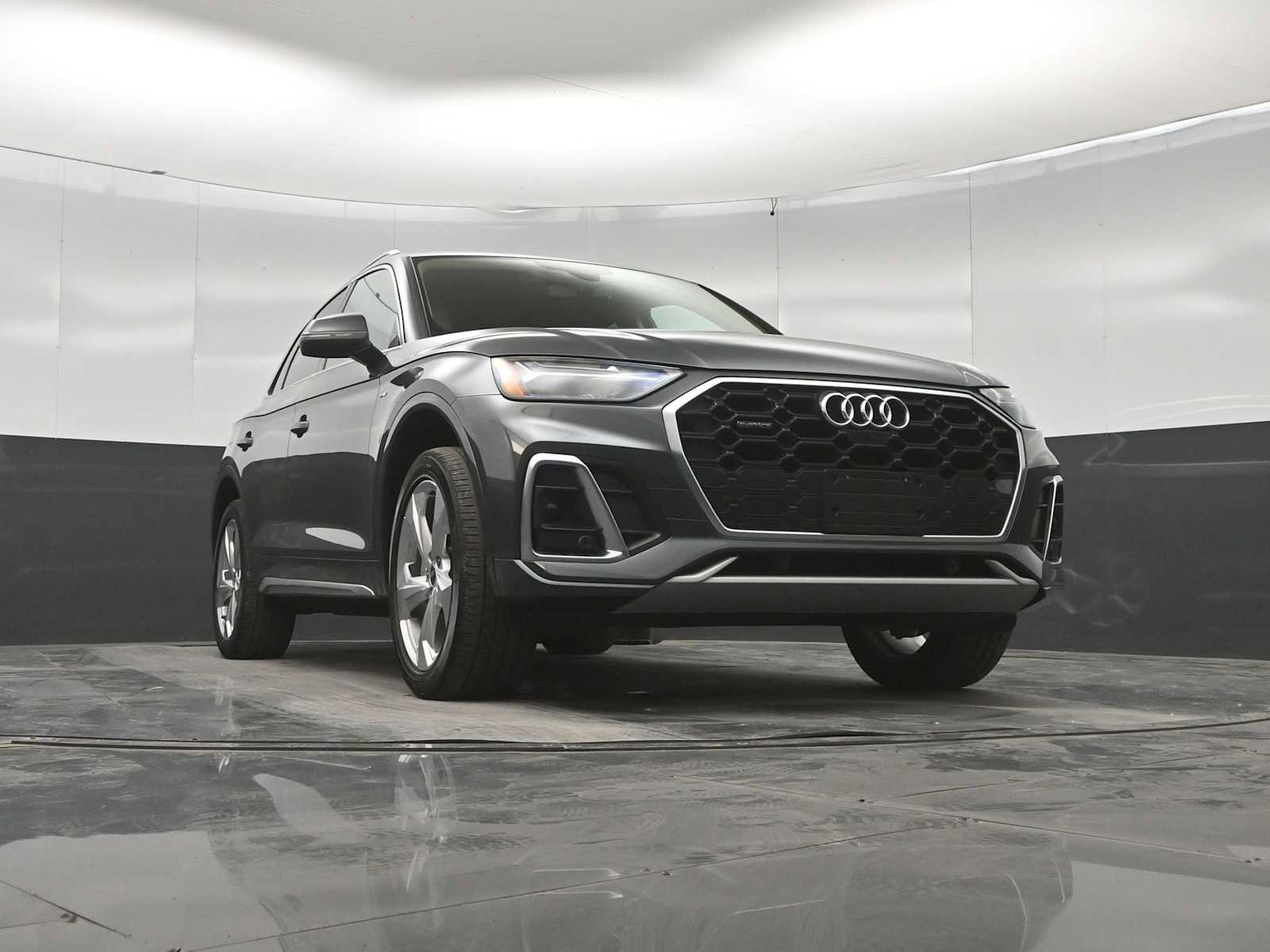 Used 2022 Audi Q5 2.0T Premium Plus w/ Premium Plus Package AWD/4WD image 32