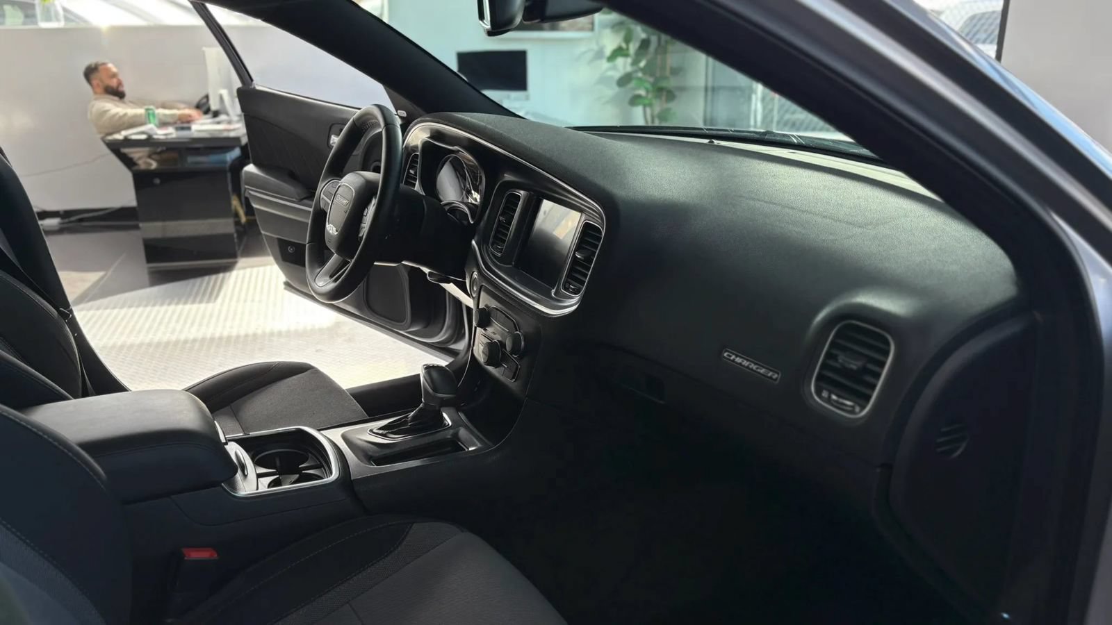 Used 2016 Dodge Charger SXT w/ Navigation & Travel Group RWD image 21