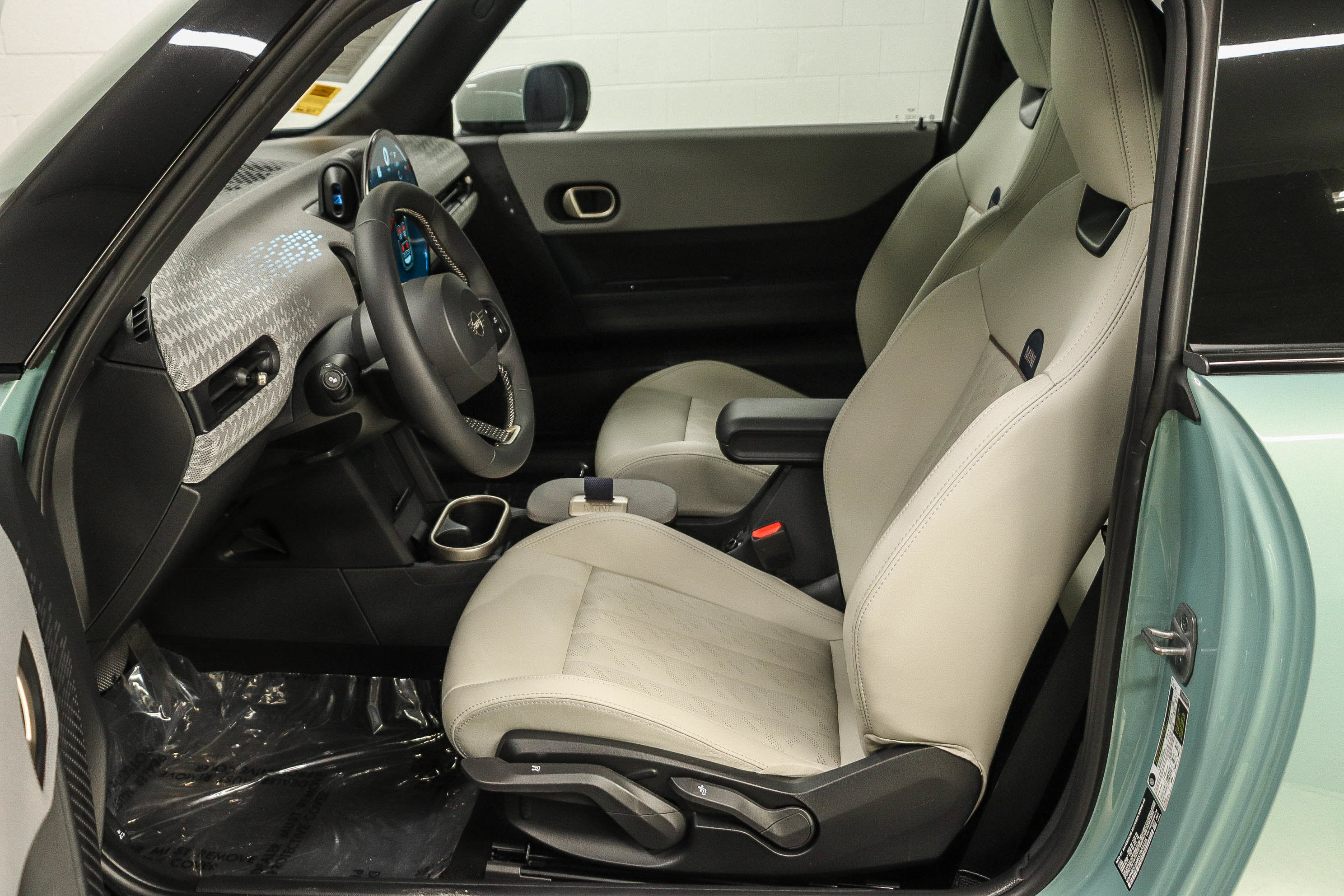 Certified 2025 MINI Cooper S FWD image 17