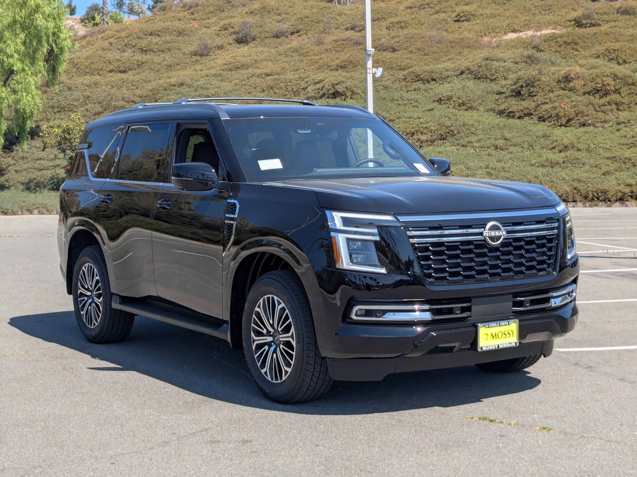 New 2026 Nissan Armada Platinum image 2