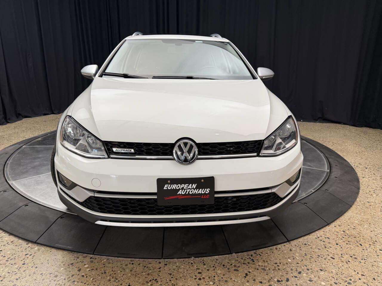 Used 2017 Volkswagen Golf Alltrack SEL AWD/4WD image 13