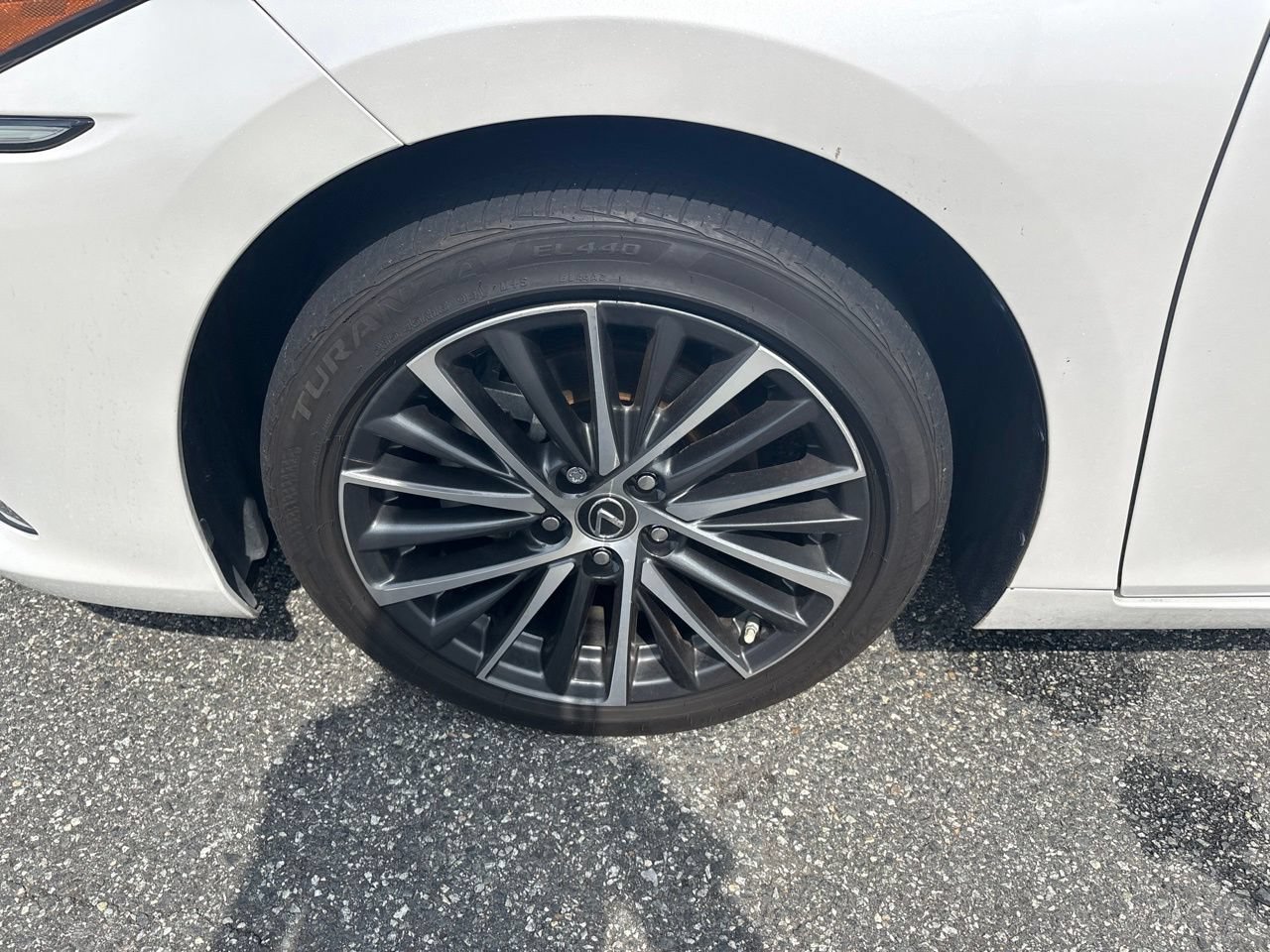 Used 2025 Lexus ES 350 w/ Premium Package FWD image 13