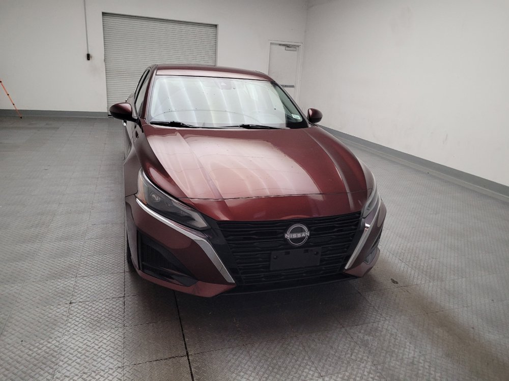 Used 2023 Nissan Altima 2.5 SV FWD image 14