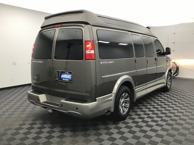 Used 2023 Chevrolet Express 2500 image 3