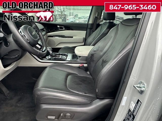 Used 2024 Kia Carnival EX FWD image 10