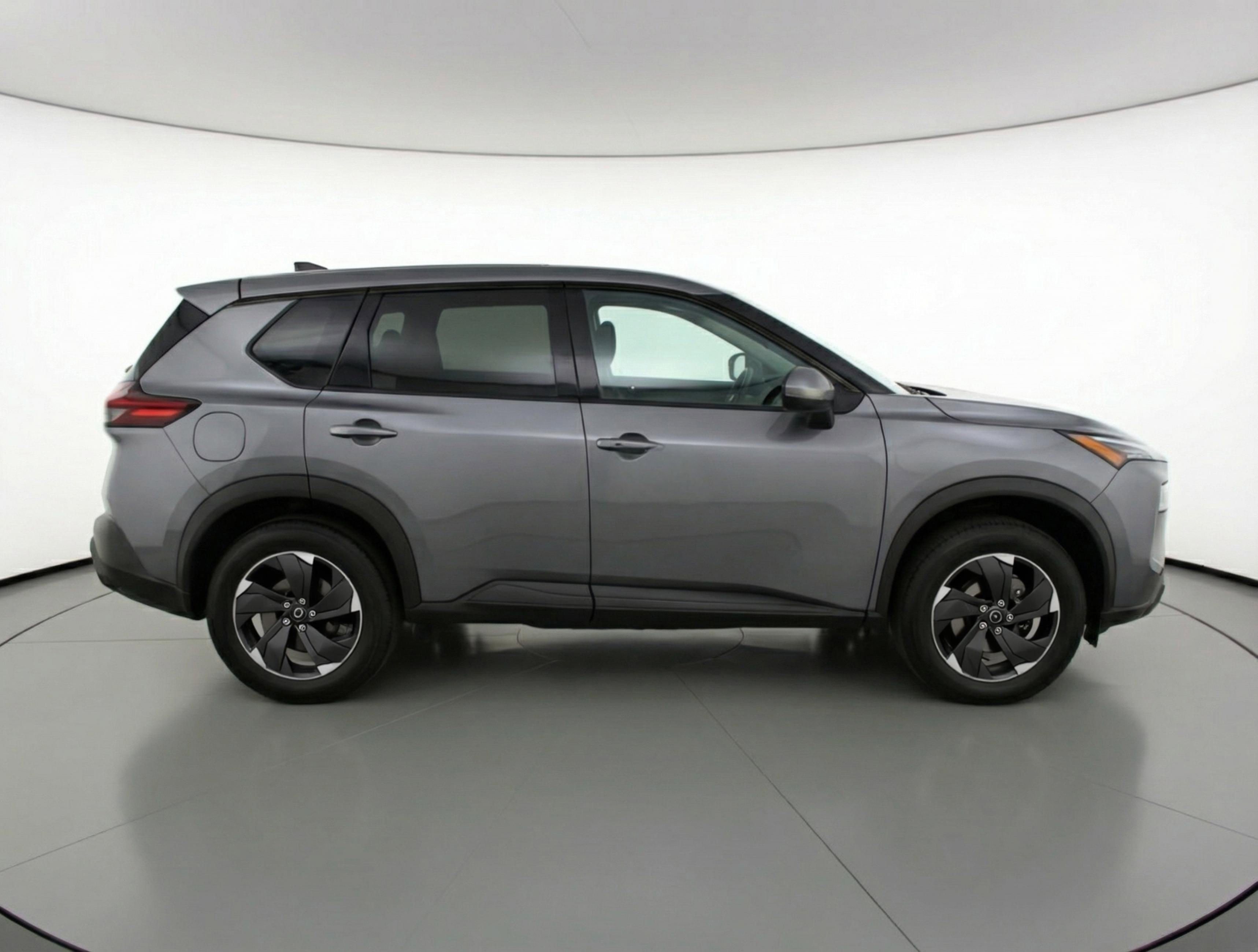 Used 2025 Nissan Rogue SV image 11