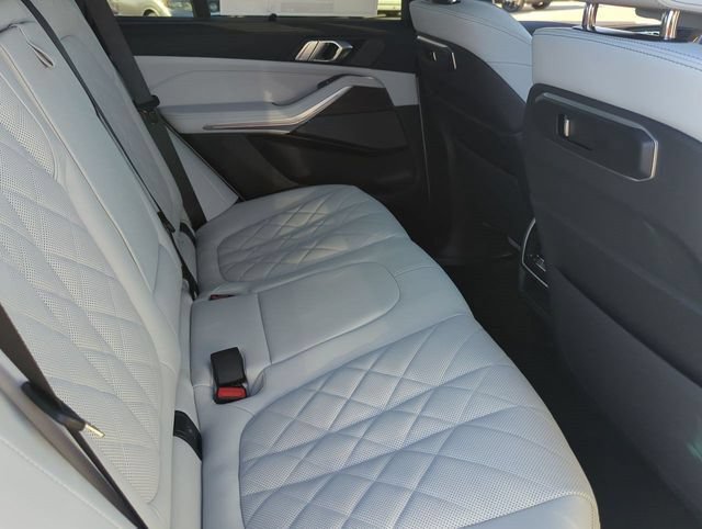 Used 2026 BMW X5 sDrive40i w/ M Sport Package RWD image 13