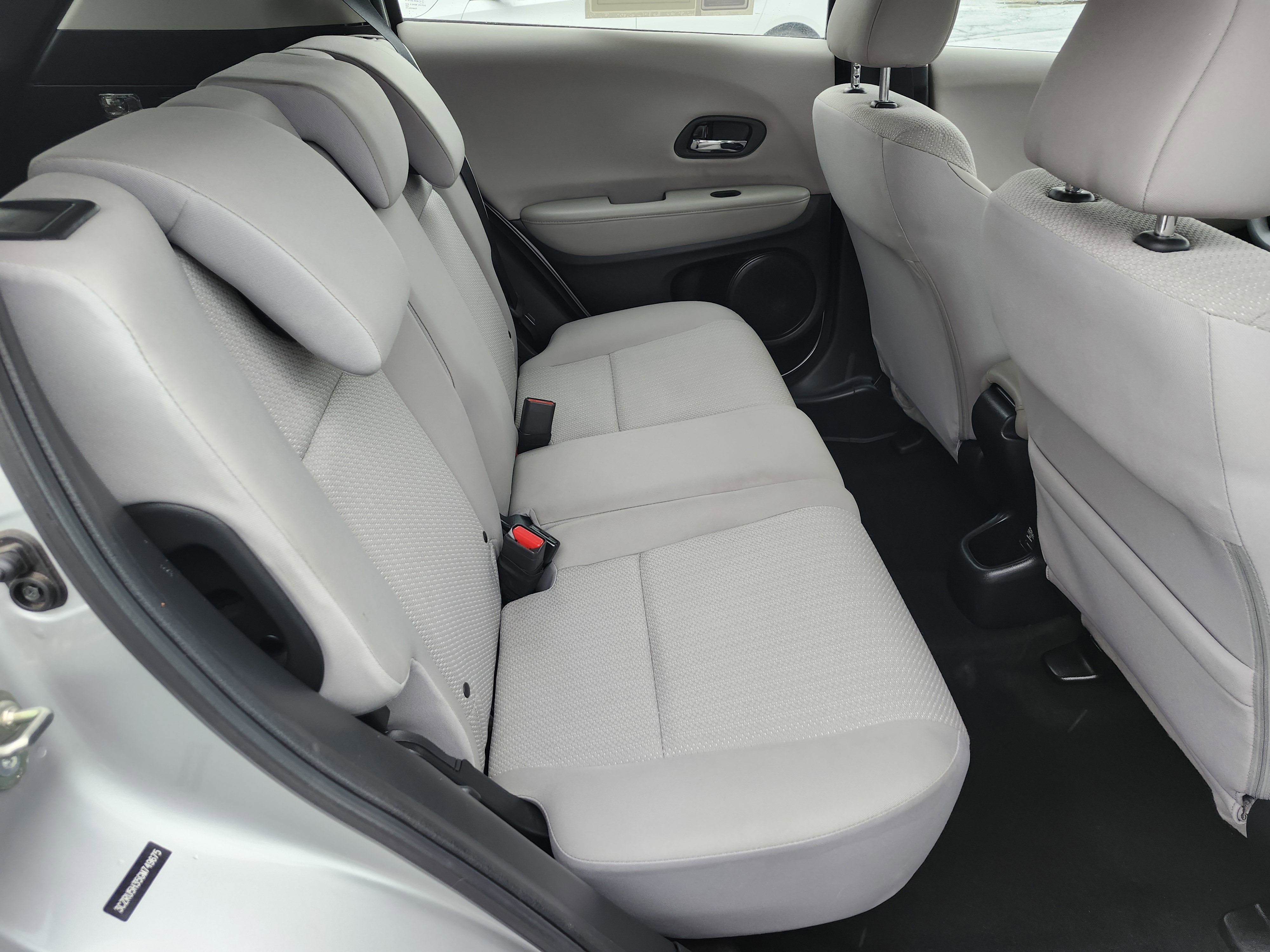 Used 2016 Honda HR-V LX image 17