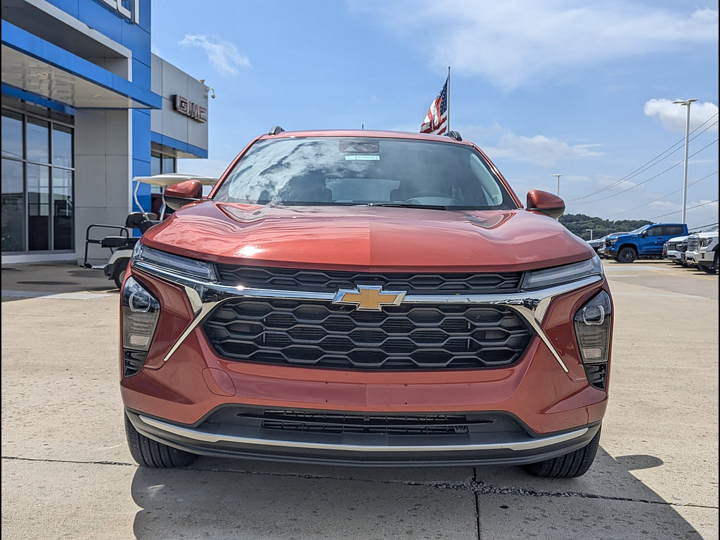Certified 2024 Chevrolet Trax LT w/ Driver Confidence Package FWD image 11