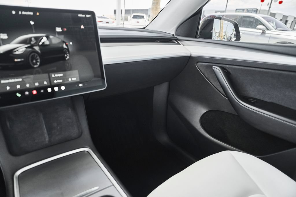Used 2023 Tesla Model Y Long Range AWD/4WD image 30