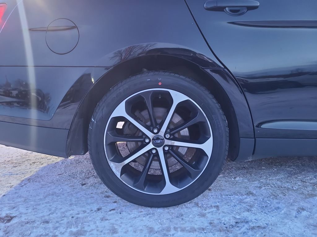 Used 2016 Ford Taurus SHO w/ Equipment Group 401A image 15
