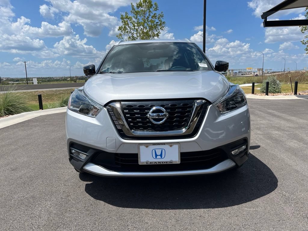 Used 2019 Nissan Kicks SR FWD image 2