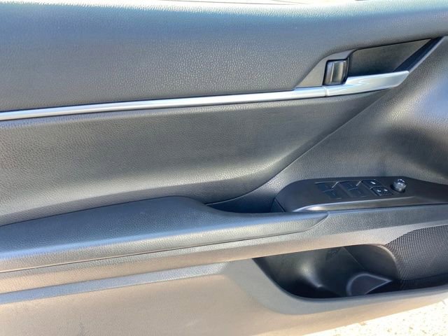 Used 2023 Toyota Camry SE image 14