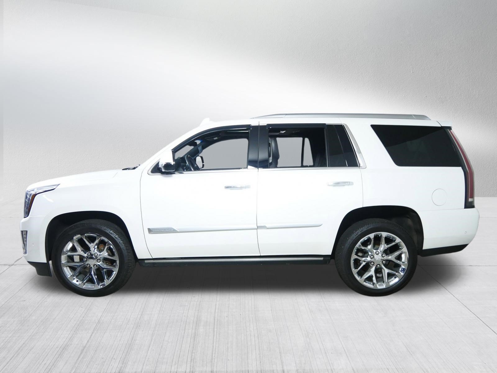 Certified 2018 Cadillac Escalade Platinum AWD/4WD image 4