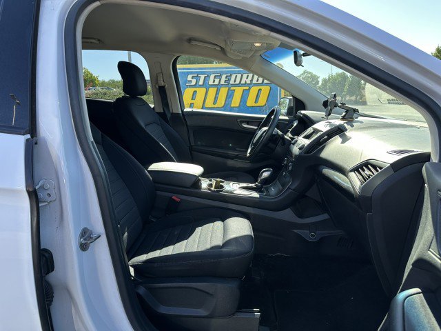 Used 2017 Ford Edge SE FWD image 18
