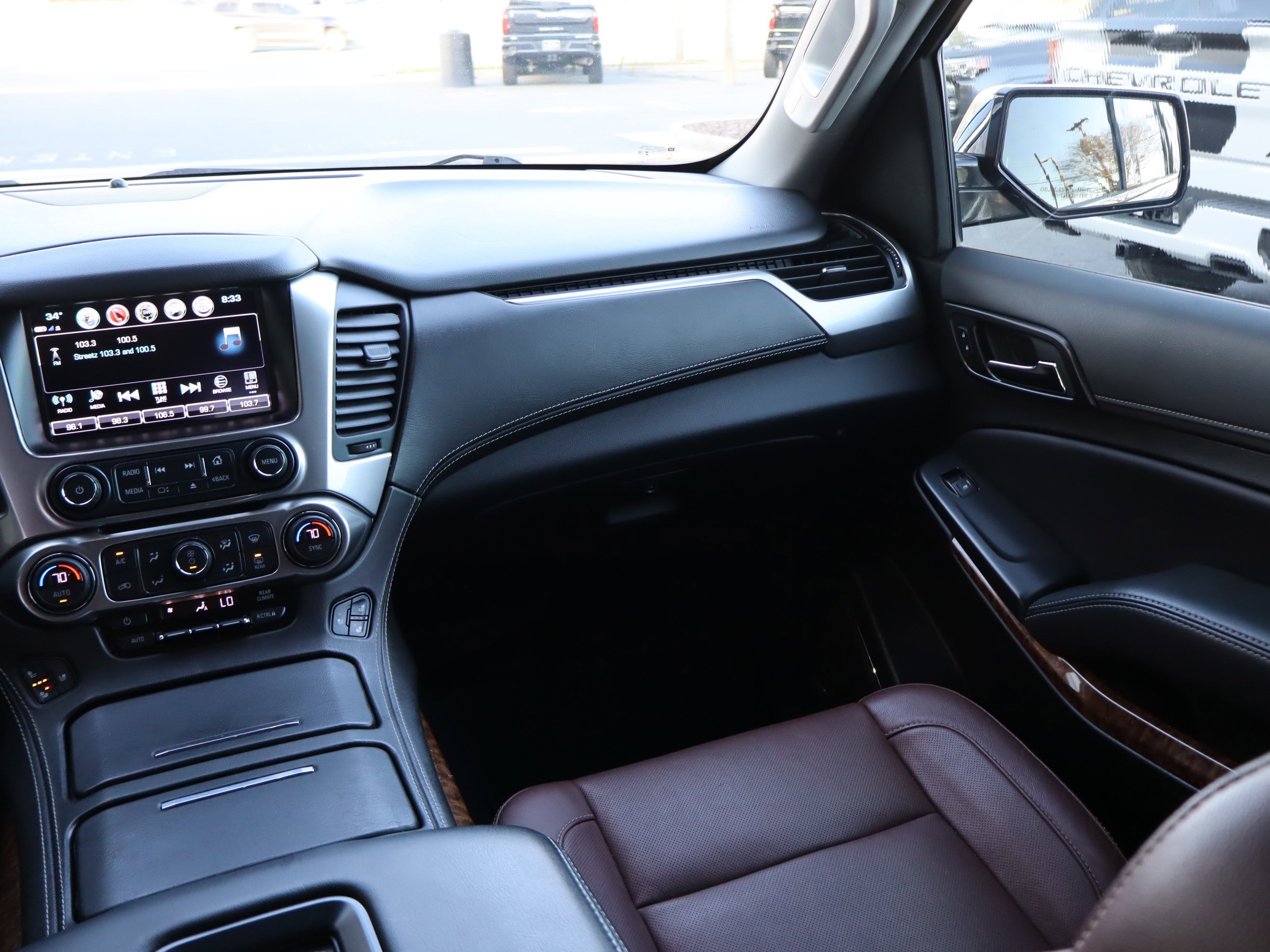 Used 2020 Chevrolet Suburban Premier w/ Premier Plus Edition image 16