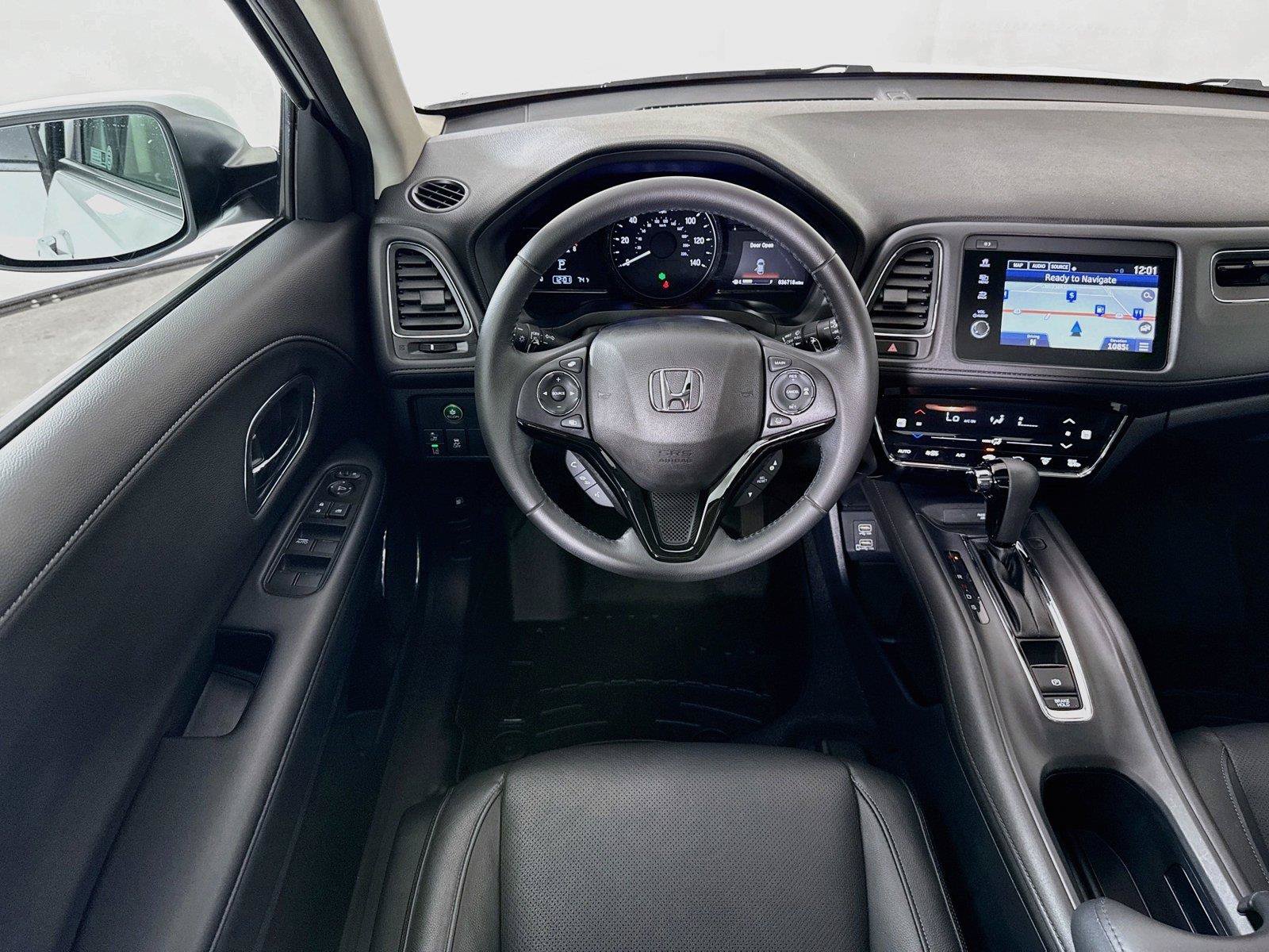 Used 2020 Honda HR-V Touring image 2