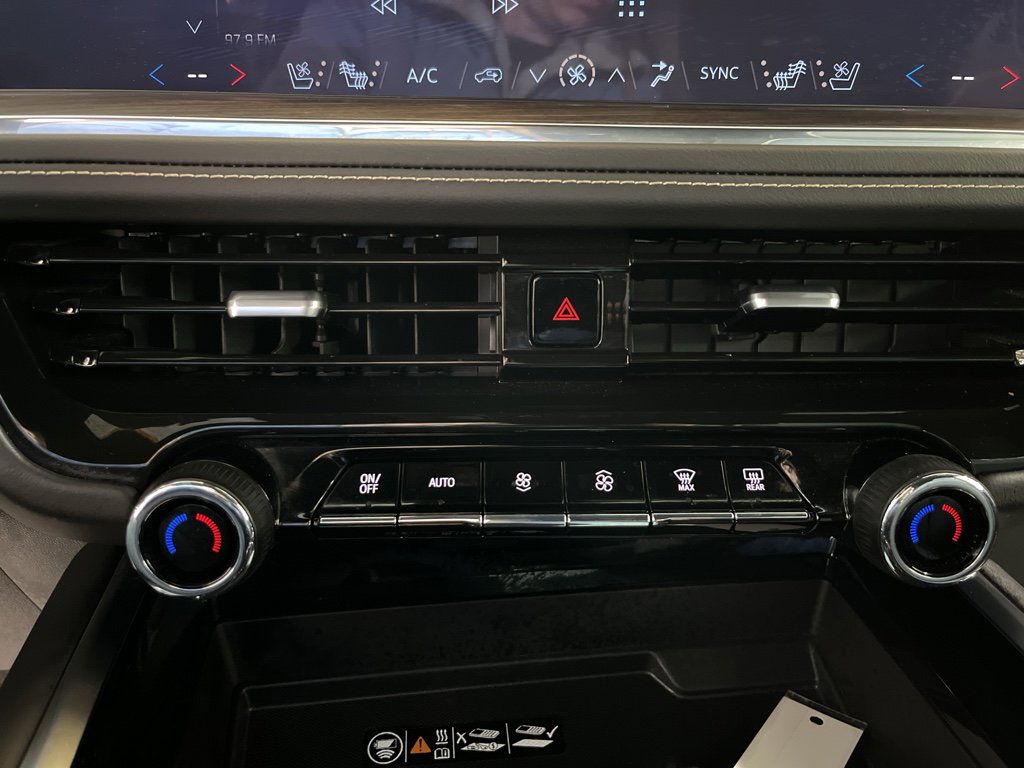 Used 2025 Chevrolet Suburban Premier image 25
