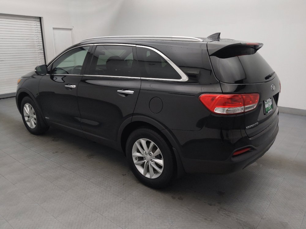Used 2018 Kia Sorento LX image 3