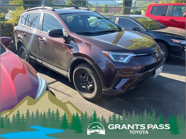 Used 2017 Toyota RAV4 LE AWD/4WD image 1