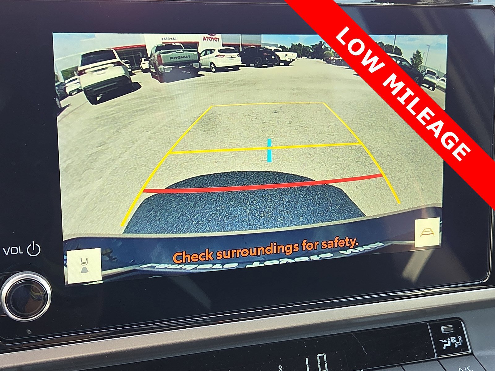 Used 2025 Toyota Camry SE FWD image 18