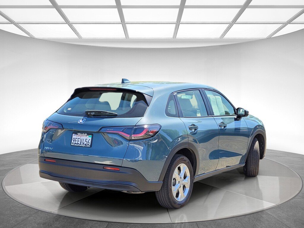 Certified 2023 Honda HR-V LX image 3