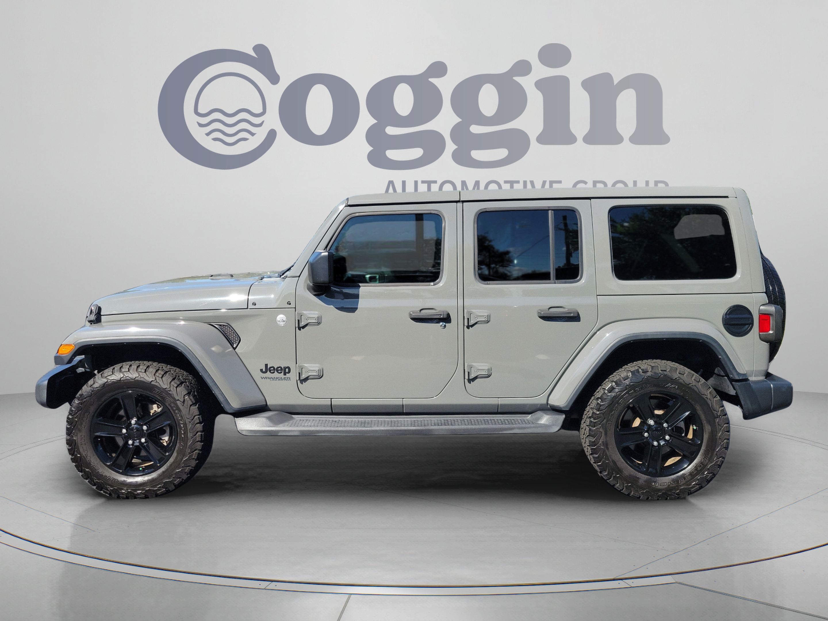 Used 2020 Jeep Wrangler Unlimited Sahara AWD/4WD image 2