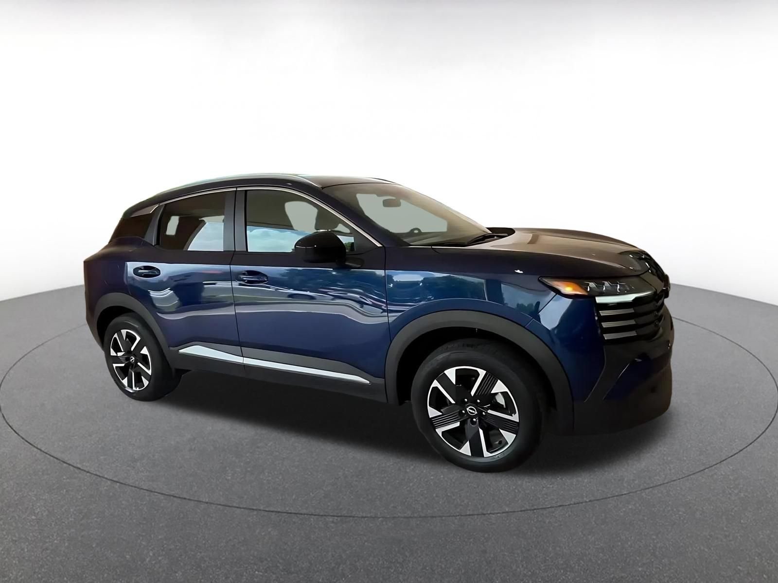 Used 2026 Nissan Kicks SV w/ Cold Weather Package AWD/4WD image 2