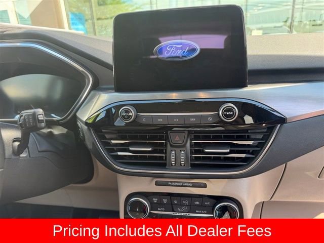 Used 2022 Ford Escape Titanium w/ Class II Trailer Tow Package AWD/4WD image 2