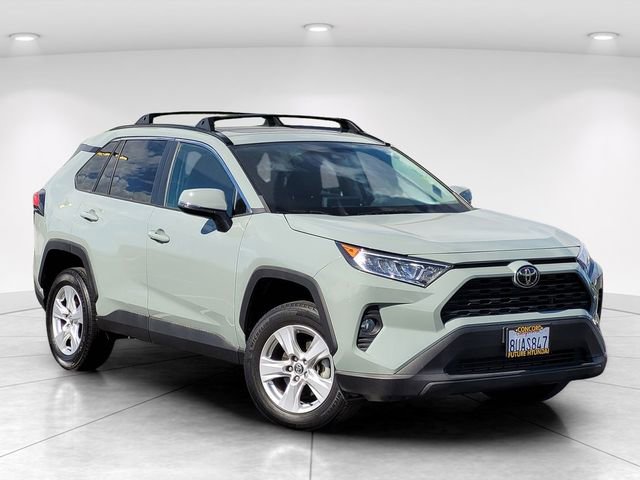 Used 2021 Toyota RAV4 XLE w/ Convenience Package image 1