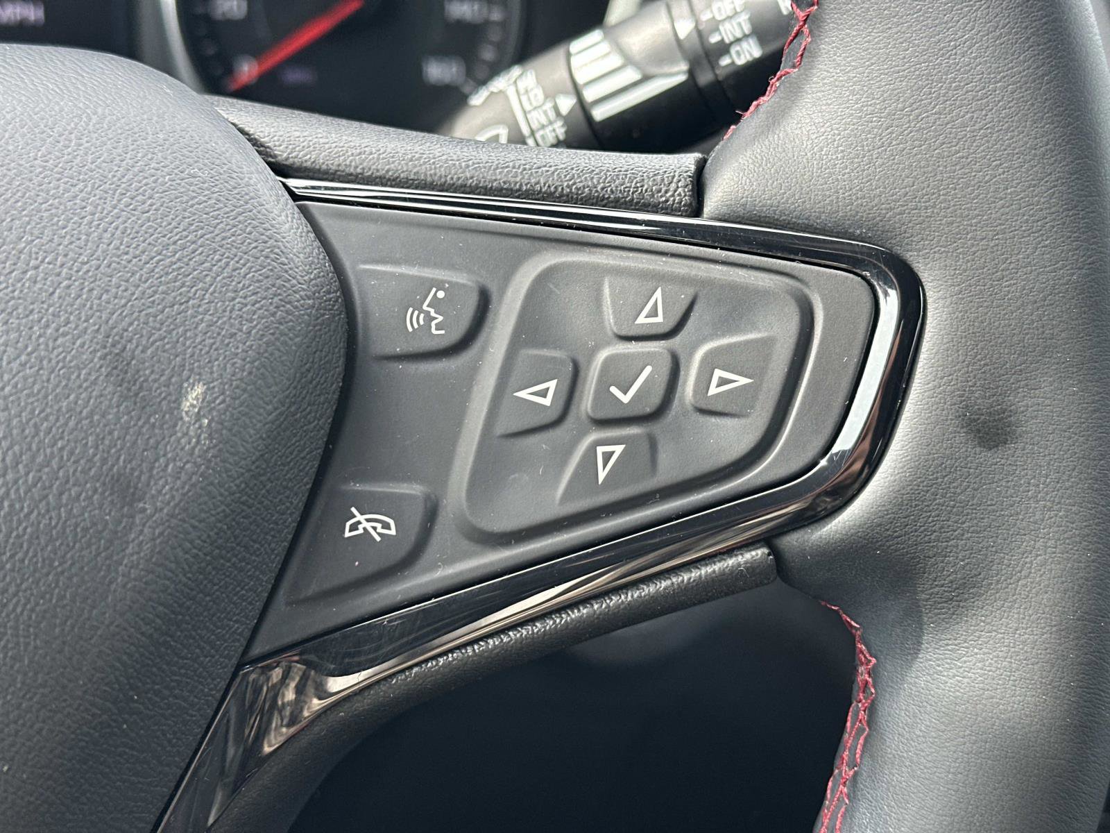 Certified 2024 Chevrolet Equinox RS FWD image 22