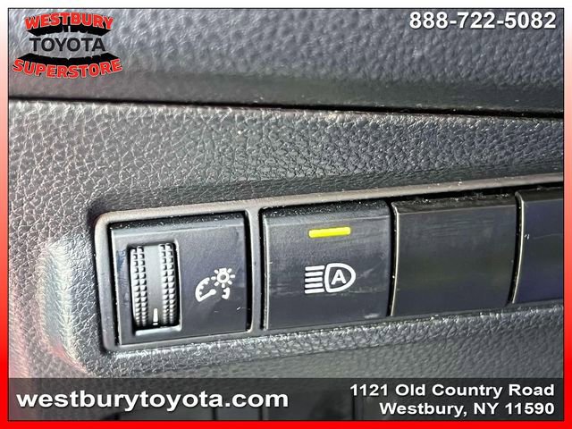 Used 2022 Toyota Corolla Cross LE w/ Moonroof Package image 22