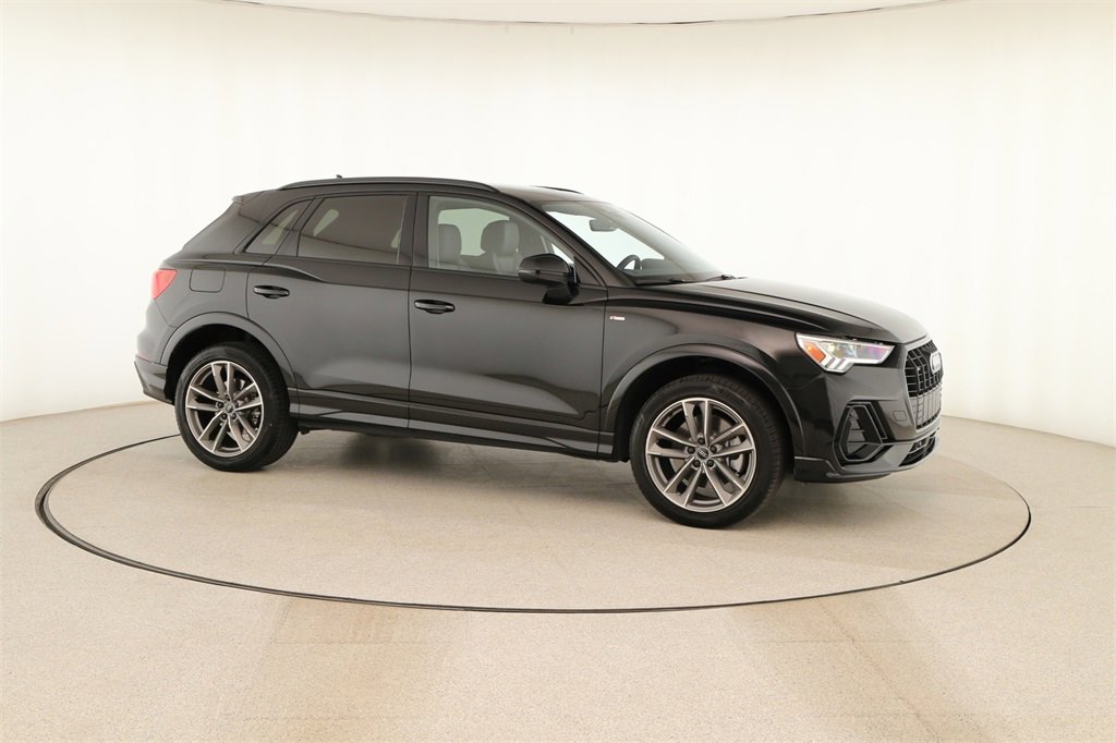 Certified 2025 Audi Q3 2.0T Premium w/ Convenience Package image 9