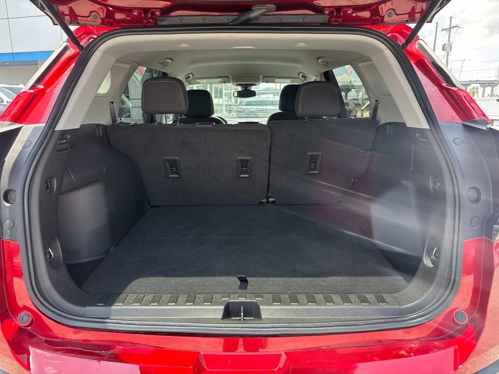 Used 2022 GMC Terrain SLE w/ Driver Convenience Package image 8