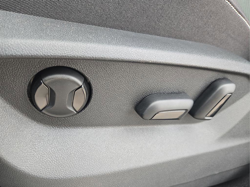 New 2026 Volkswagen Atlas SE image 18