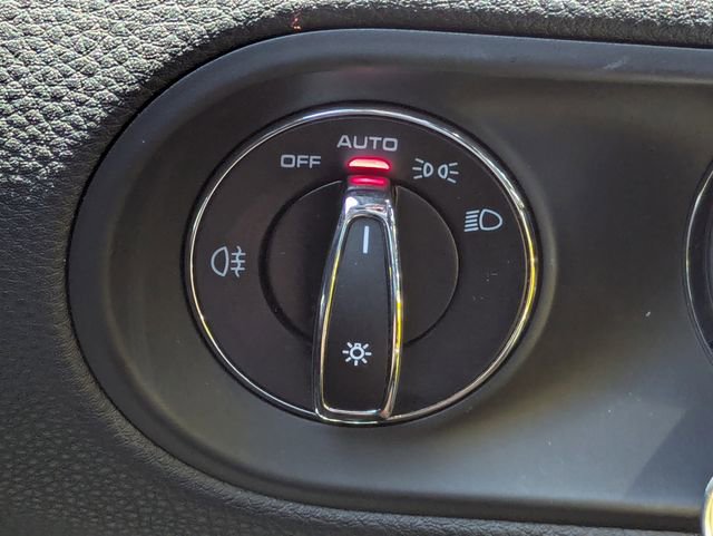 Used 2021 Porsche Macan image 25