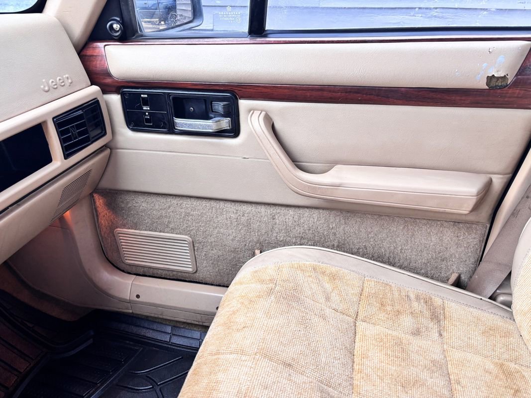 Used 1996 Jeep Cherokee Country image 26