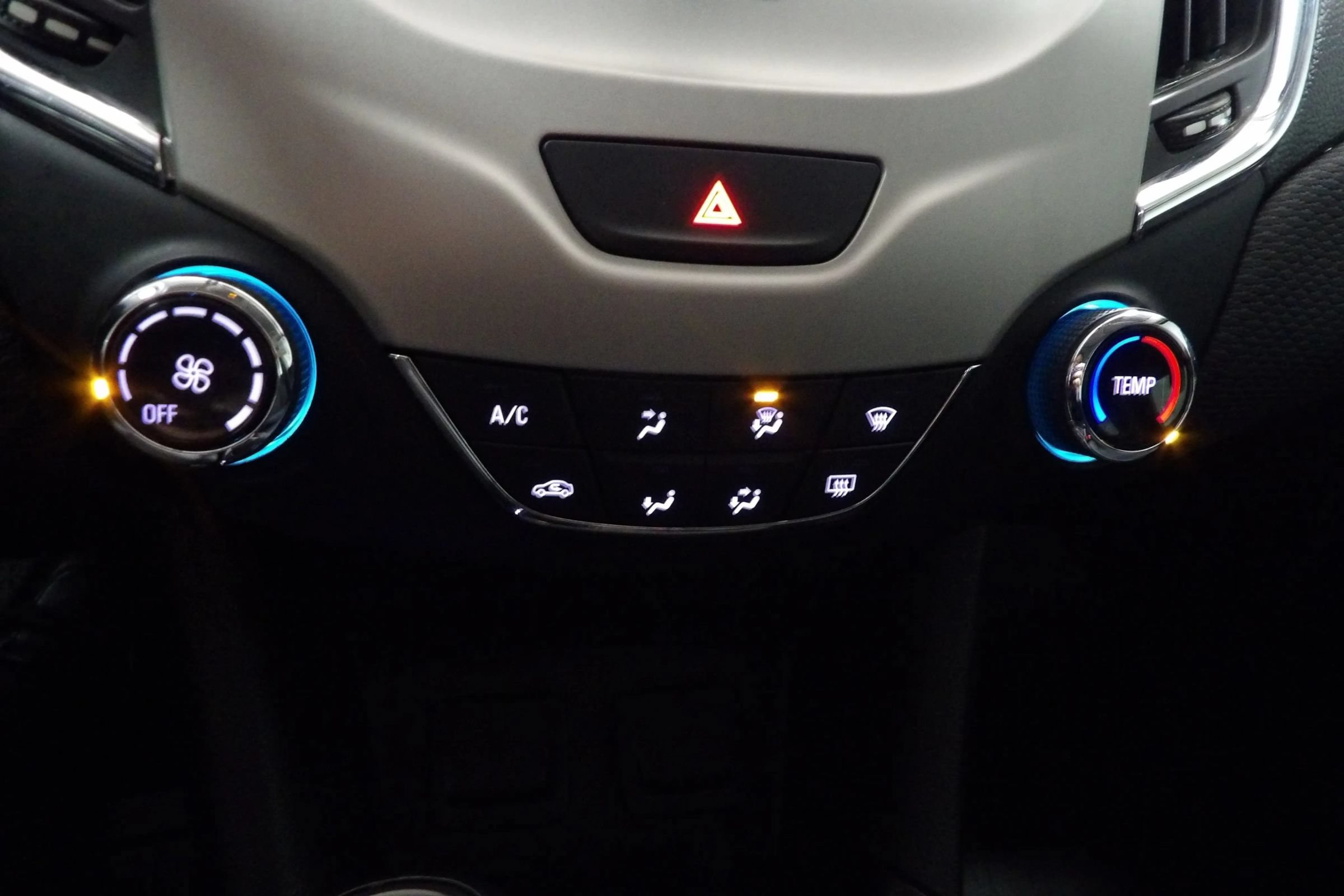 Used 2018 Chevrolet Cruze LS FWD image 13