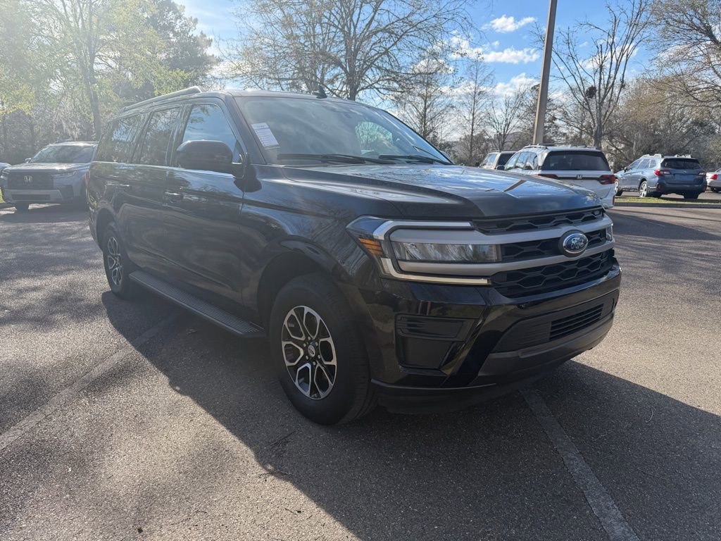 Used 2024 Ford Expedition Max XLT AWD/4WD image 2