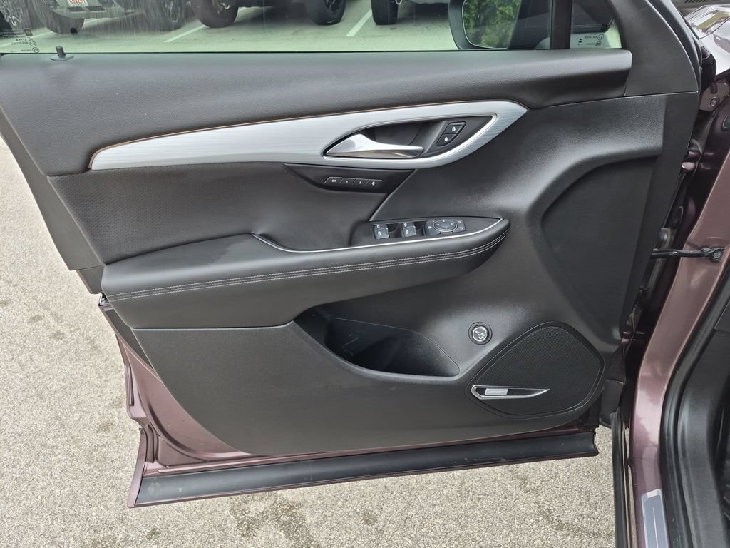 Used 2024 Buick Envision Avenir AWD/4WD image 17