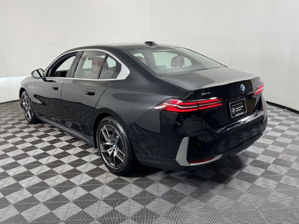 Used 2026 BMW 530i xDrive AWD/4WD image 8