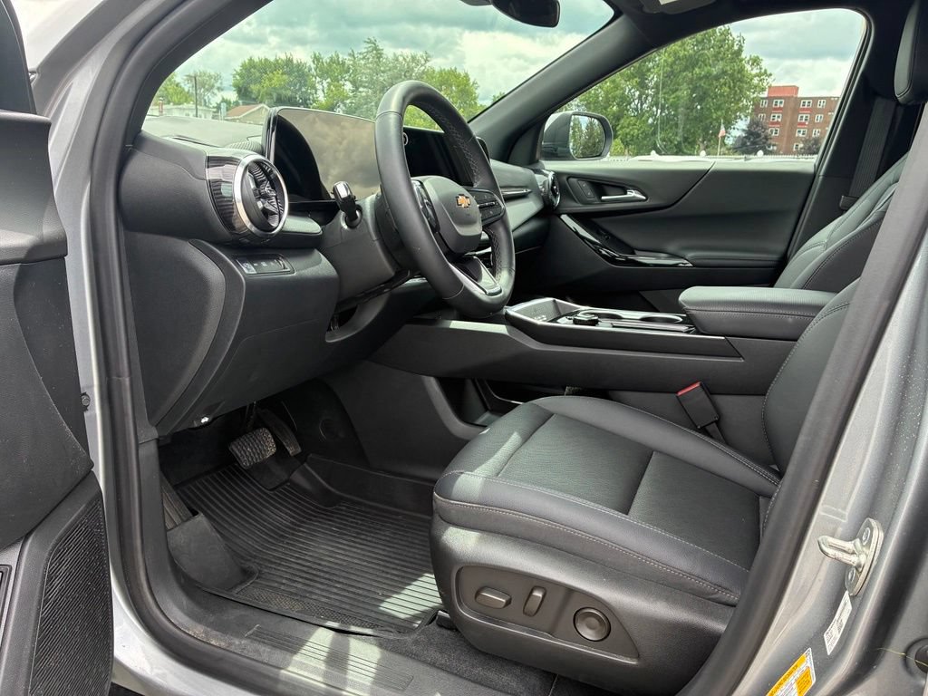 Used 2026 Chevrolet Equinox LT w/ Convenience Package II AWD/4WD image 18