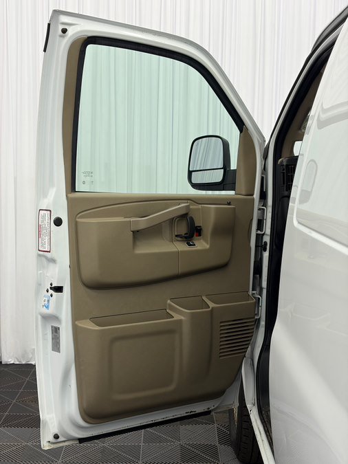 Used 2021 Chevrolet Express 3500 w/ Driver Convenience Package RWD image 11