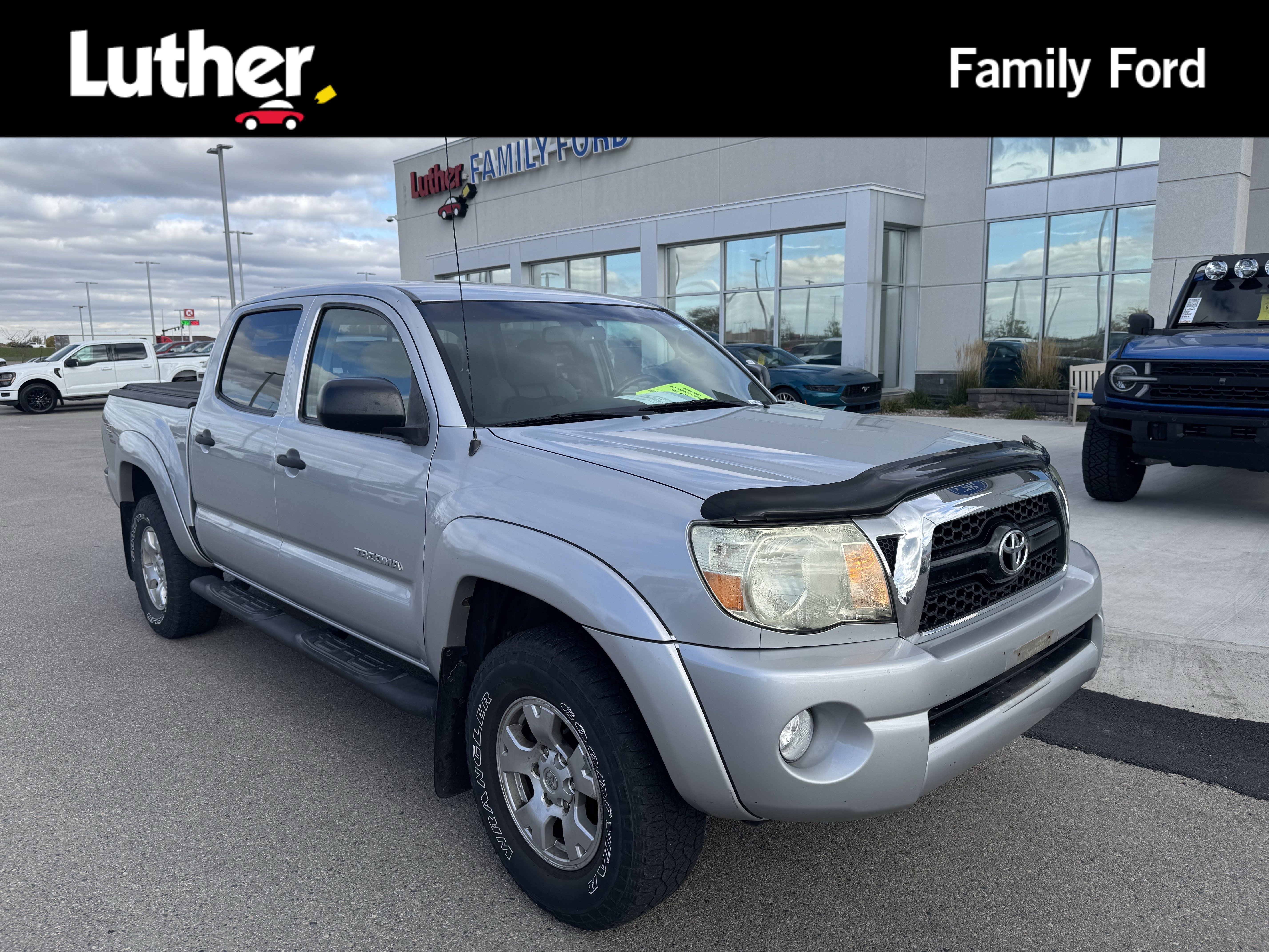 Used 2011 Toyota Tacoma 4x4 Double Cab w/ TRD Off-Road Pkg image 1
