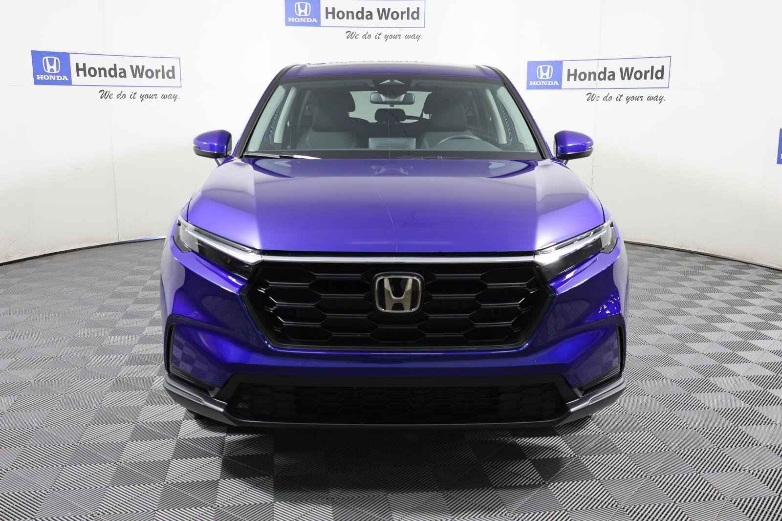 Used 2025 Honda CR-V LX image 2